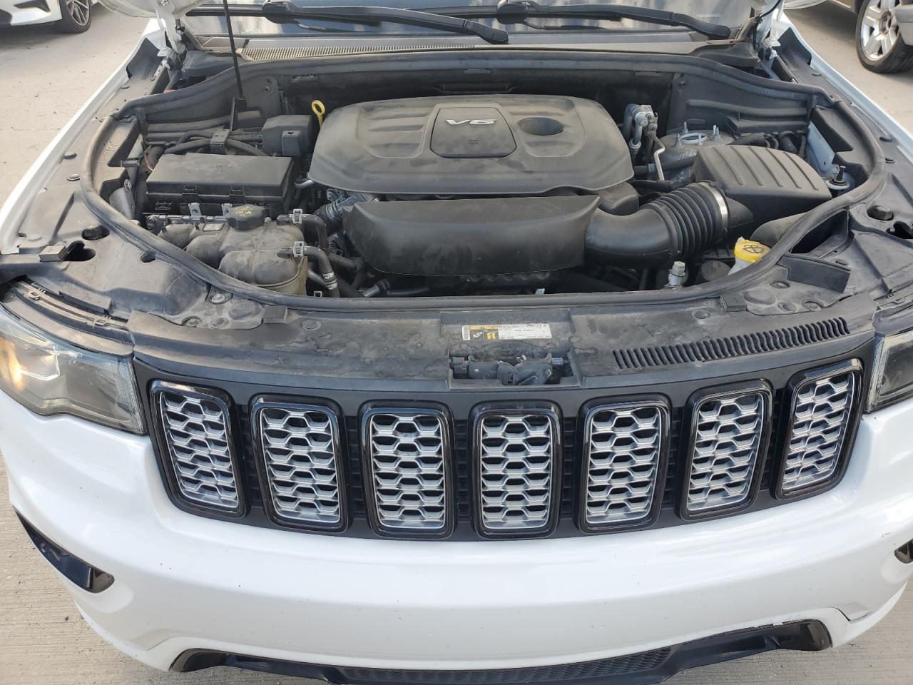 JEEP GRAND CHEROKEE LAREDO