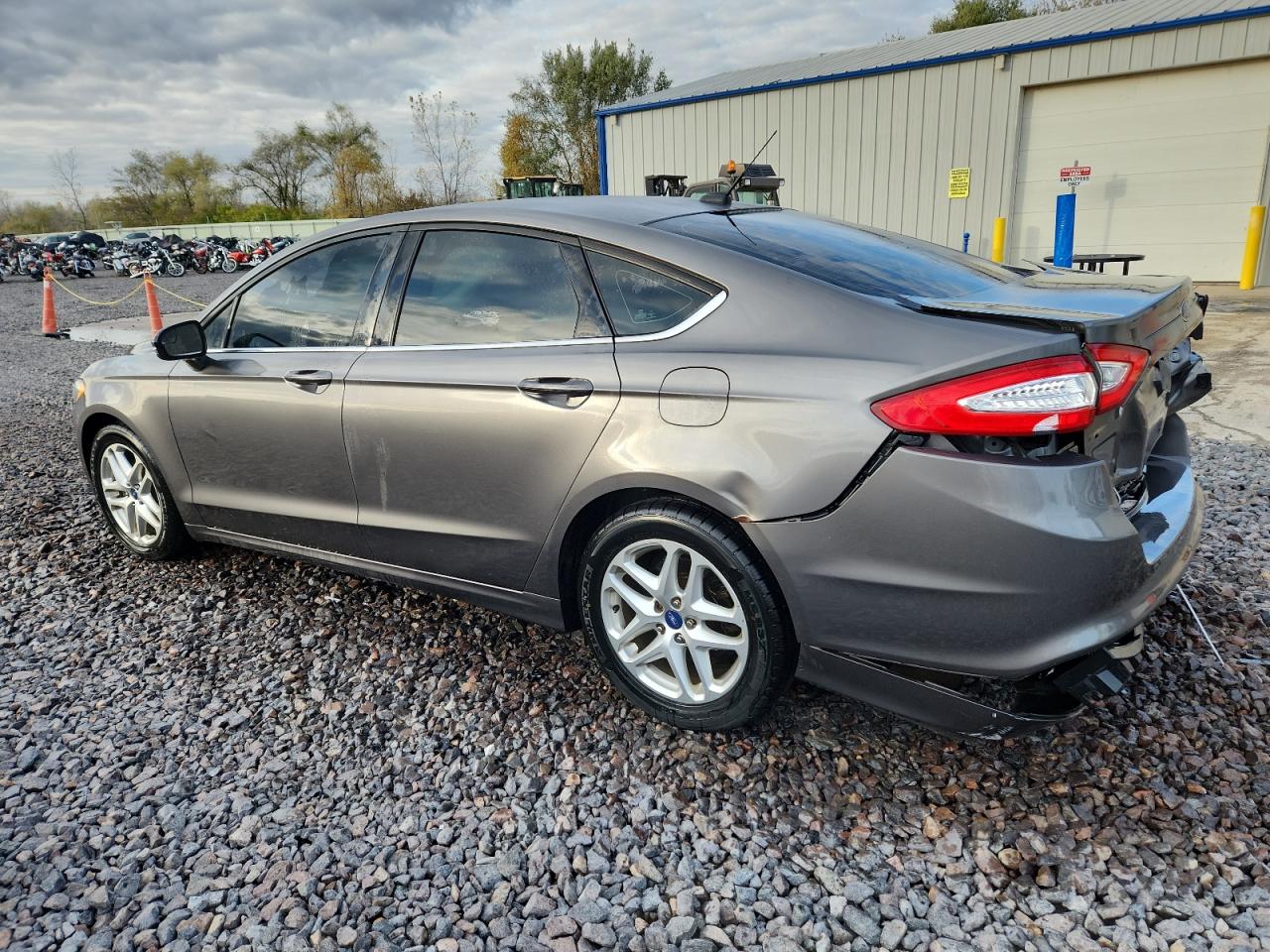 FORD FUSION SE