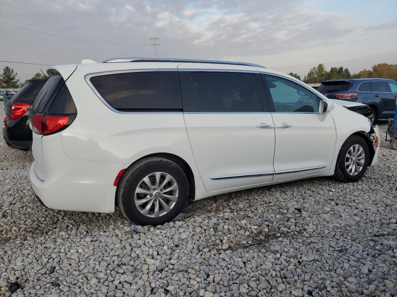 CHRYSLER PACIFICA TOURING L