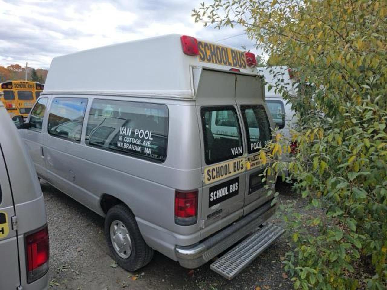 FORD ECONOLINE E250 VAN