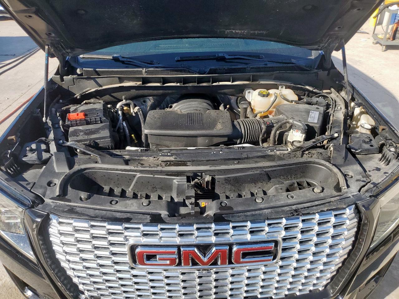 GMC YUKON DENALI