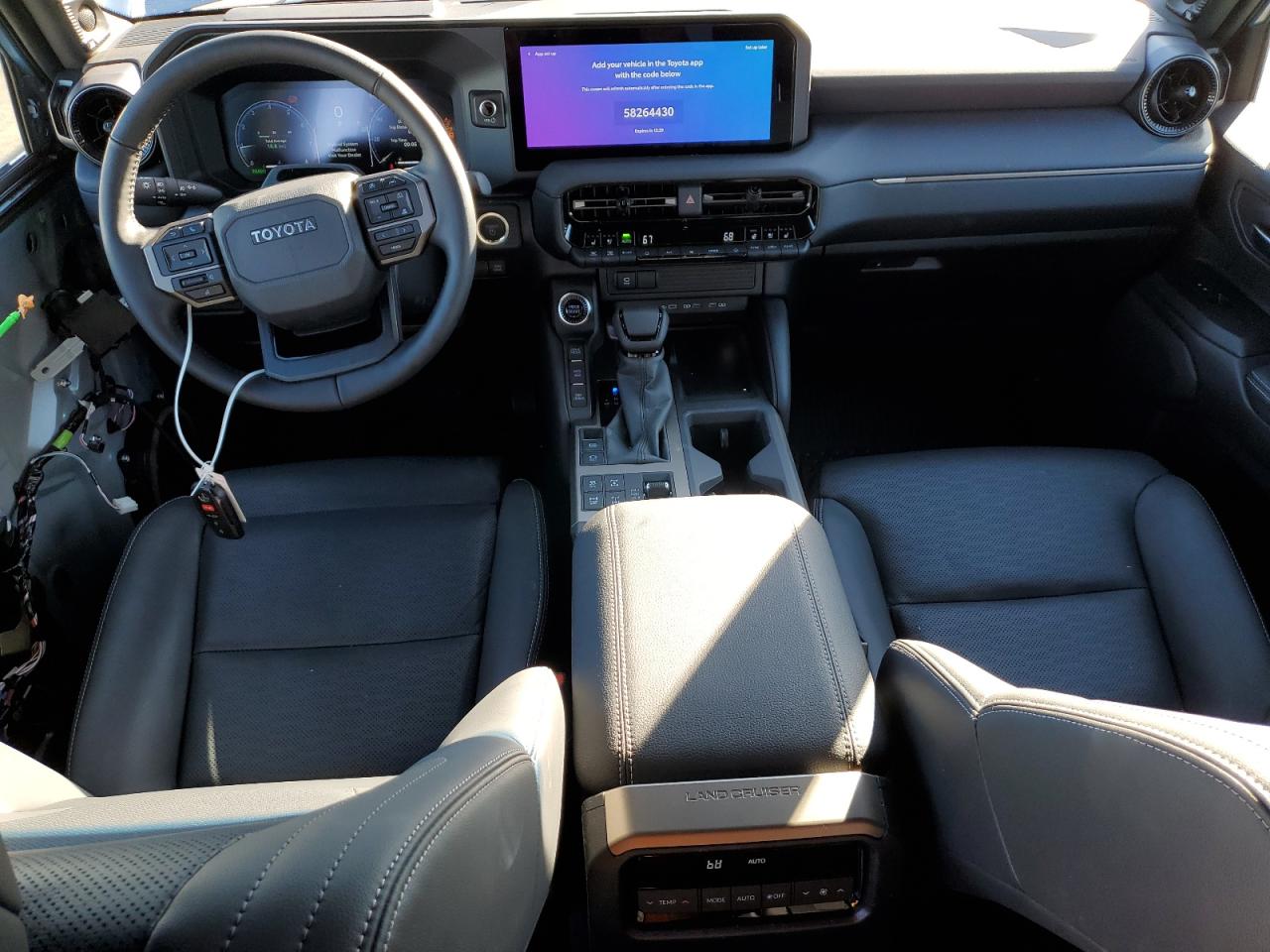 TOYOTA LAND CRUISER BASE