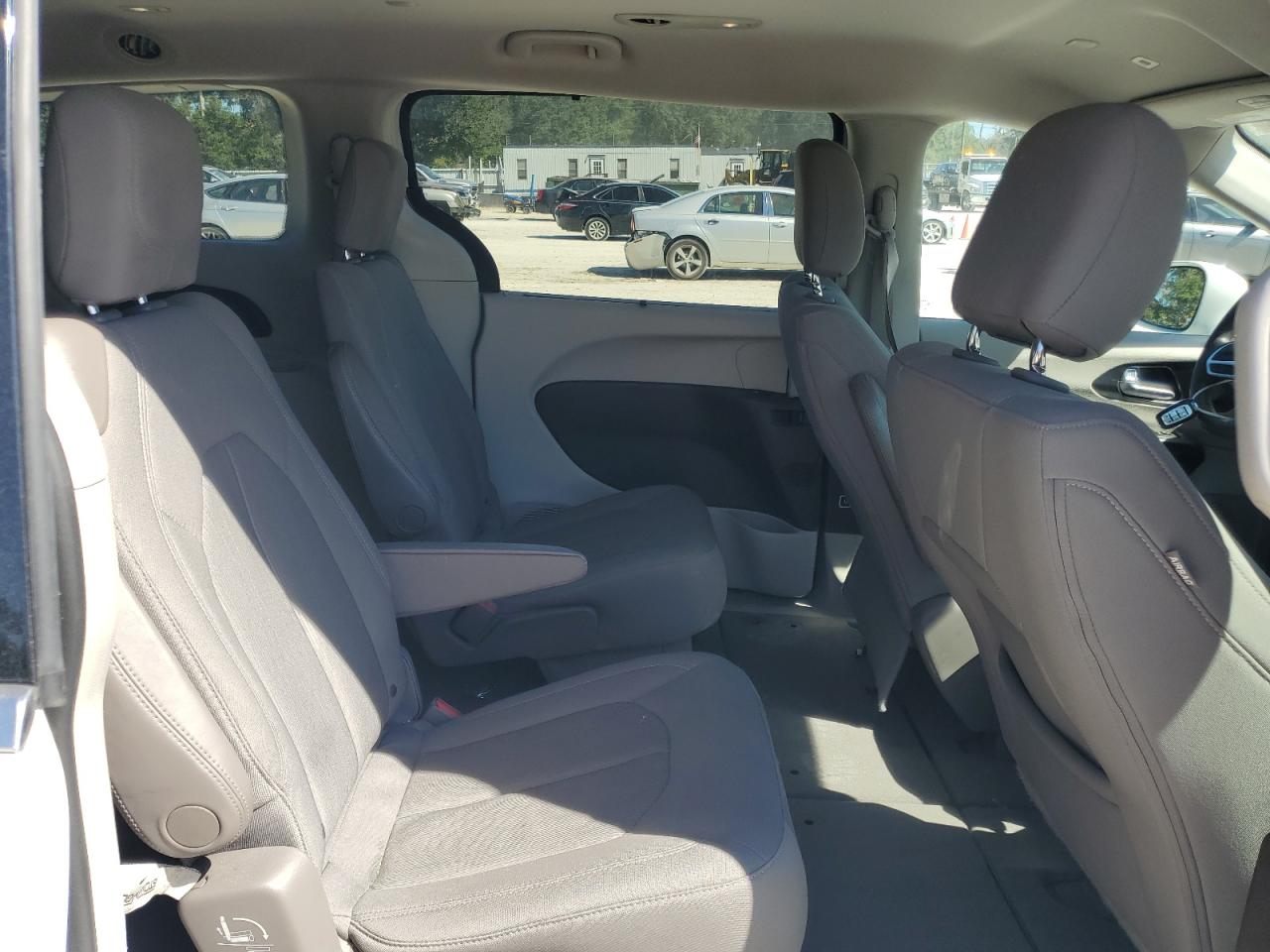 CHRYSLER PACIFICA TOURING PLUS