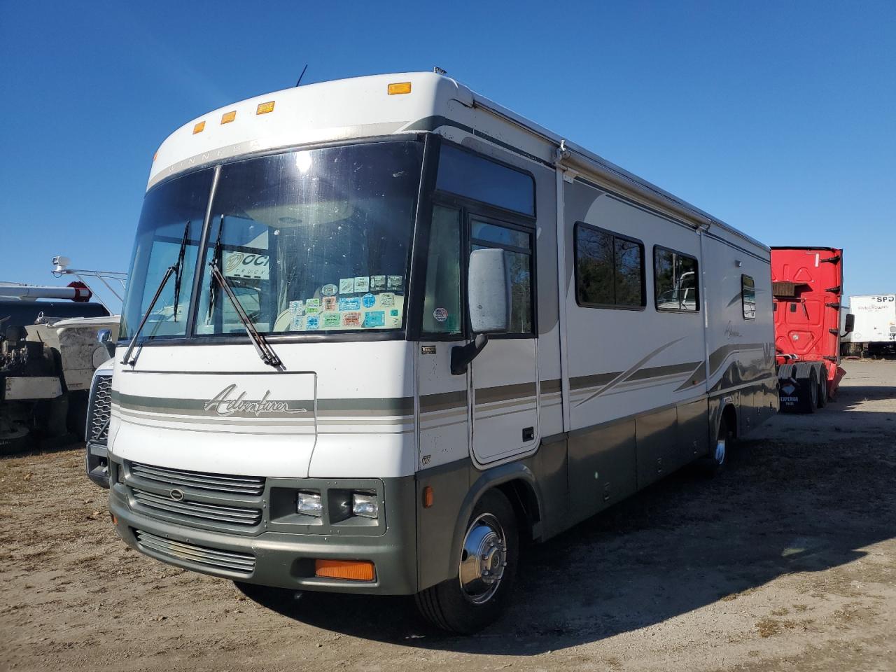 Lot #3282369306 2002 WINNEBAGO ADVENTURER