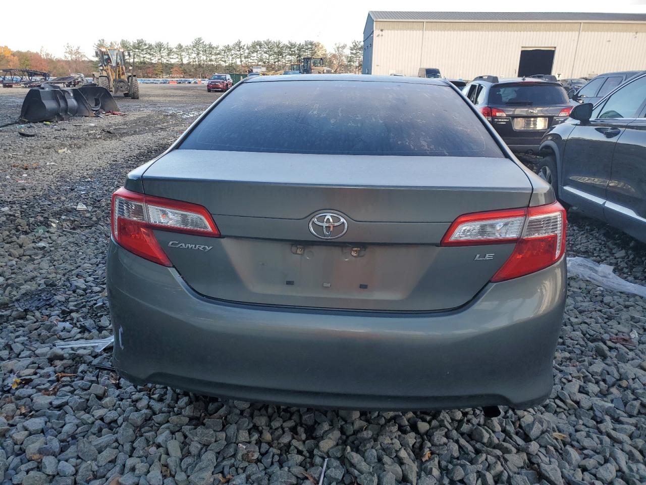 TOYOTA CAMRY BASE