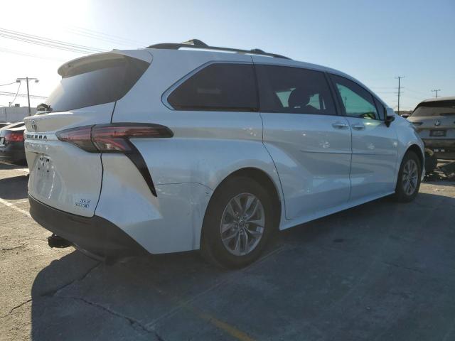 2022 TOYOTA SIENNA XLE - 5TDYRKEC7NS094003