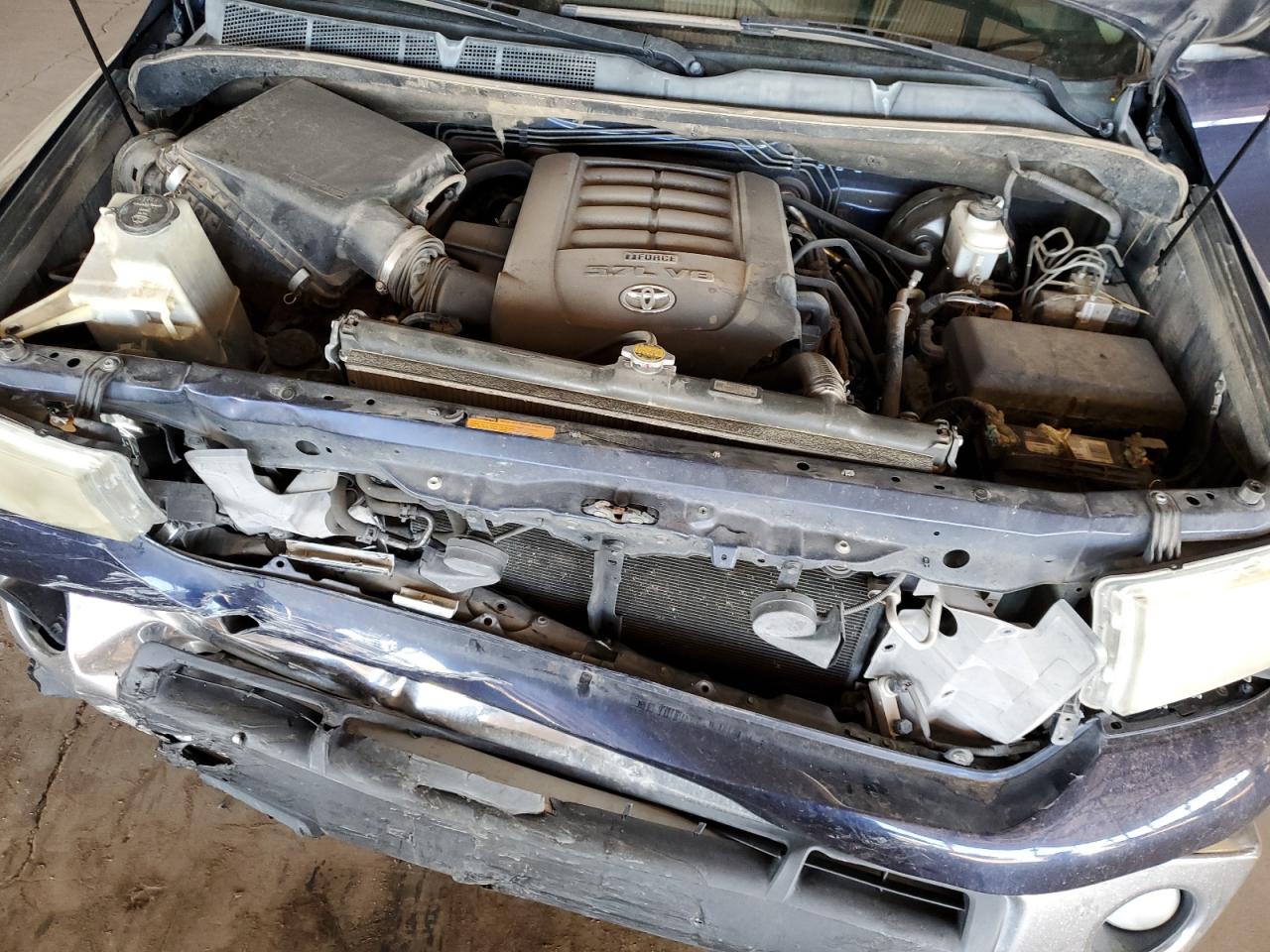 TOYOTA TUNDRA CREWMAX SR5