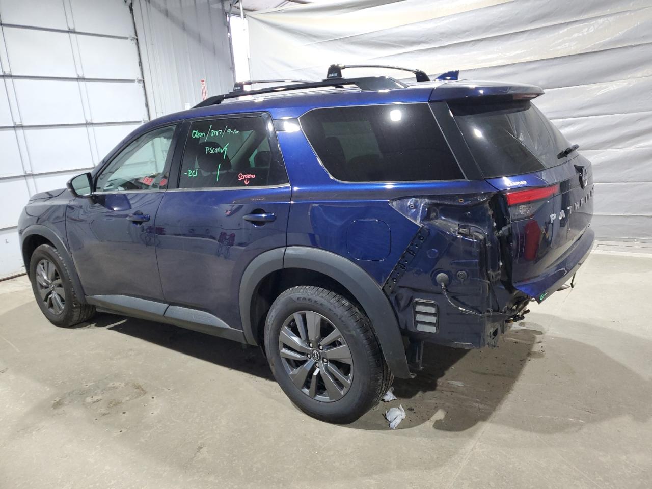 NISSAN PATHFINDER SV