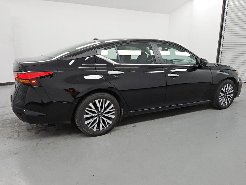 2025 NISSAN ALTIMA SV - 1N4BL4DV1SN372388