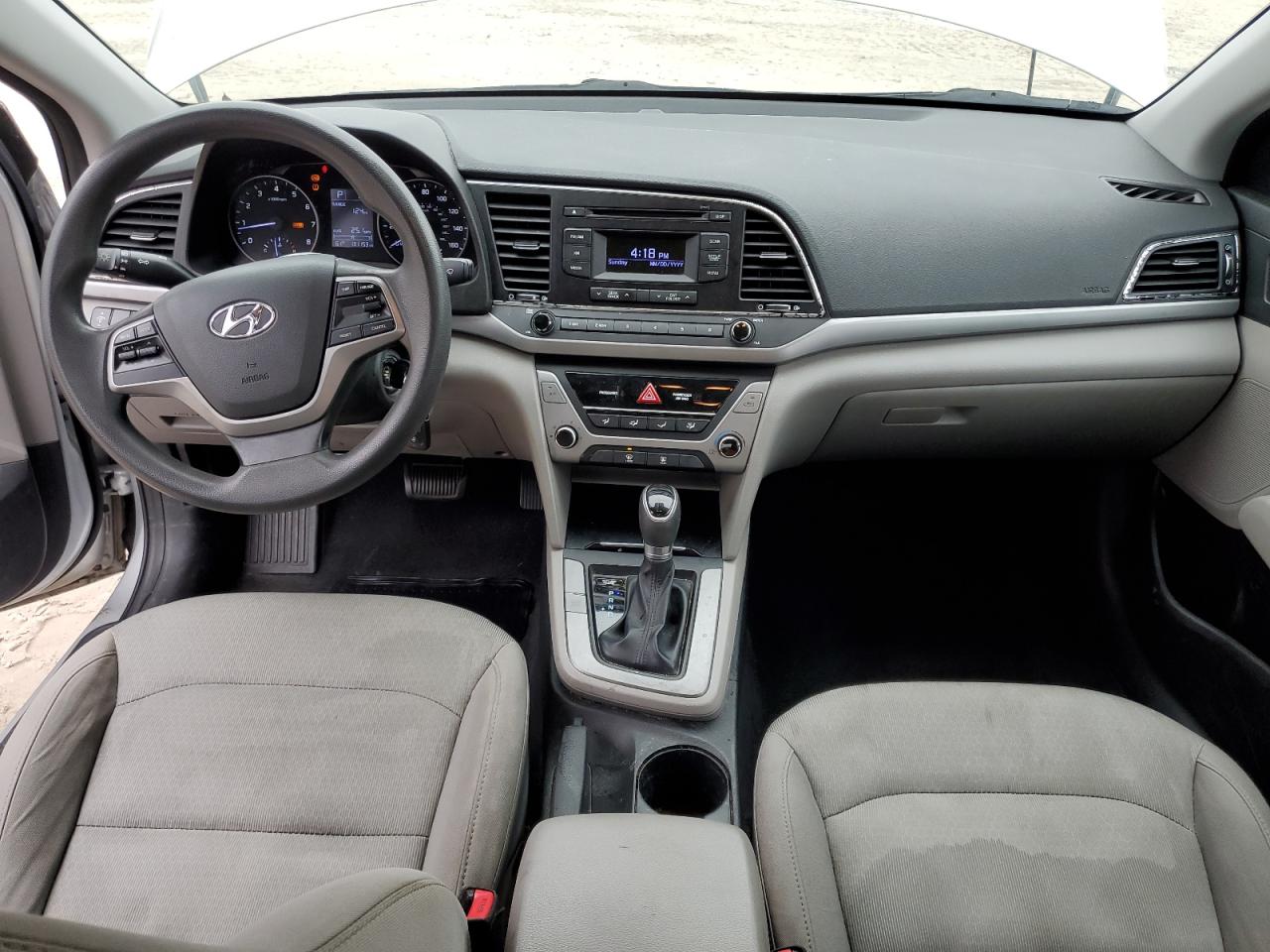 HYUNDAI ELANTRA SE
