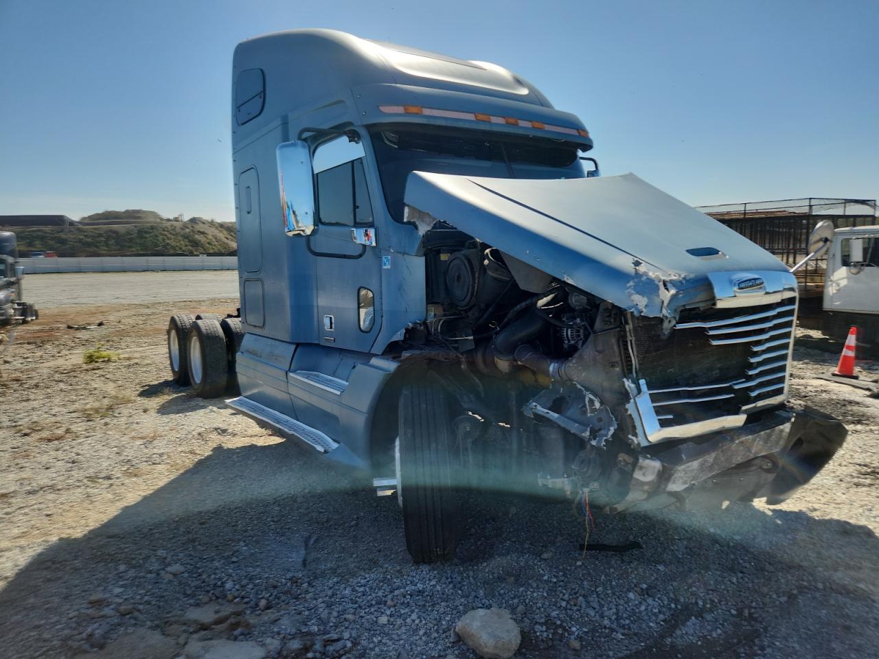 Lot #3279742950 2006 FREIGHTLINER CONVENTION