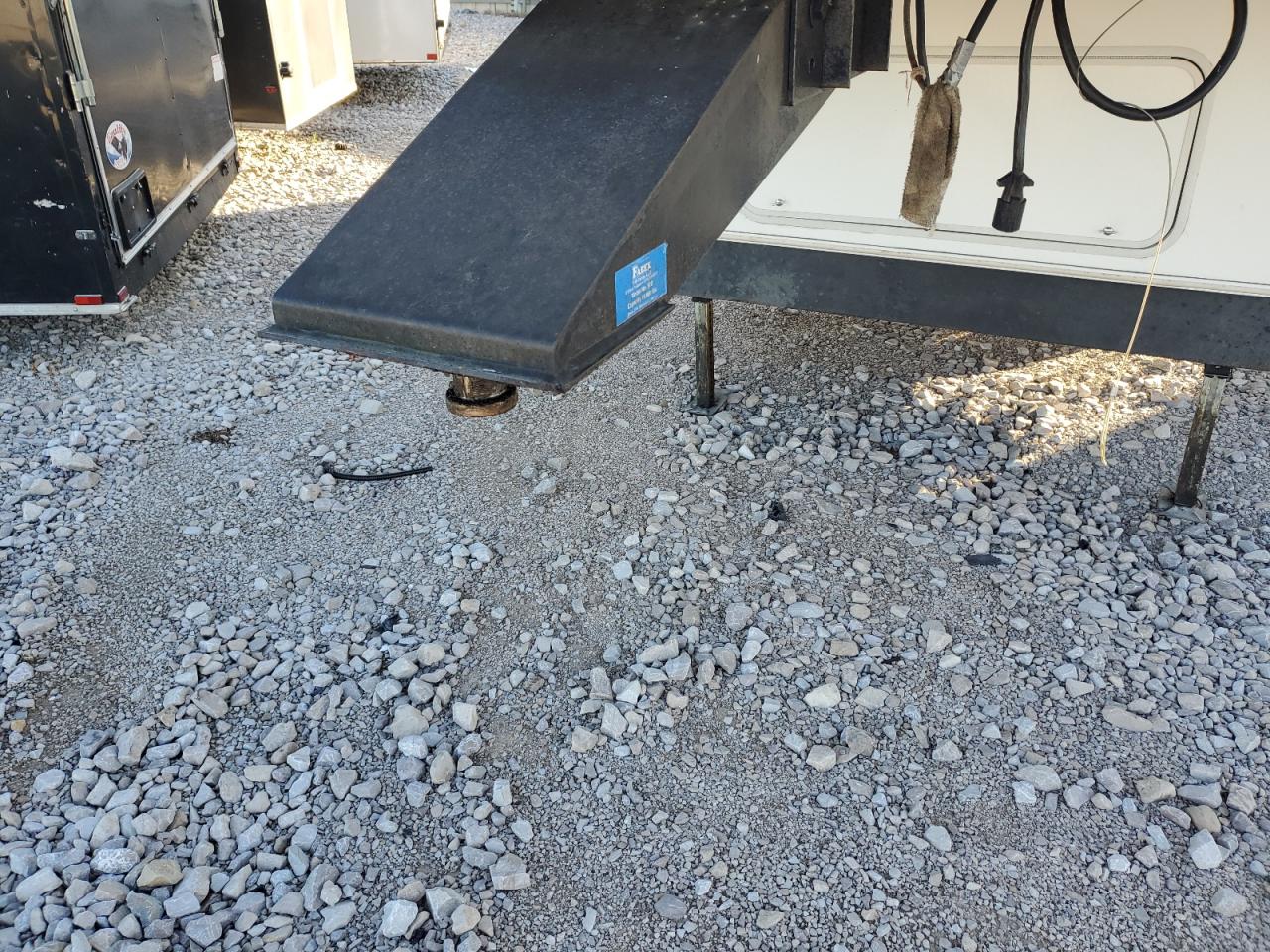 Lot #3287339982 2003 WILDERNESS CAMPER