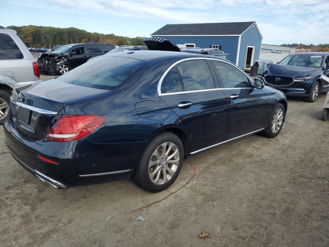 MERCEDES-BENZ E-CLASS 300