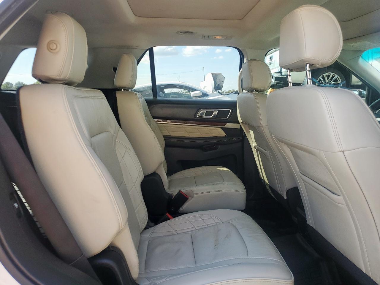 FORD EXPLORER PLATINUM