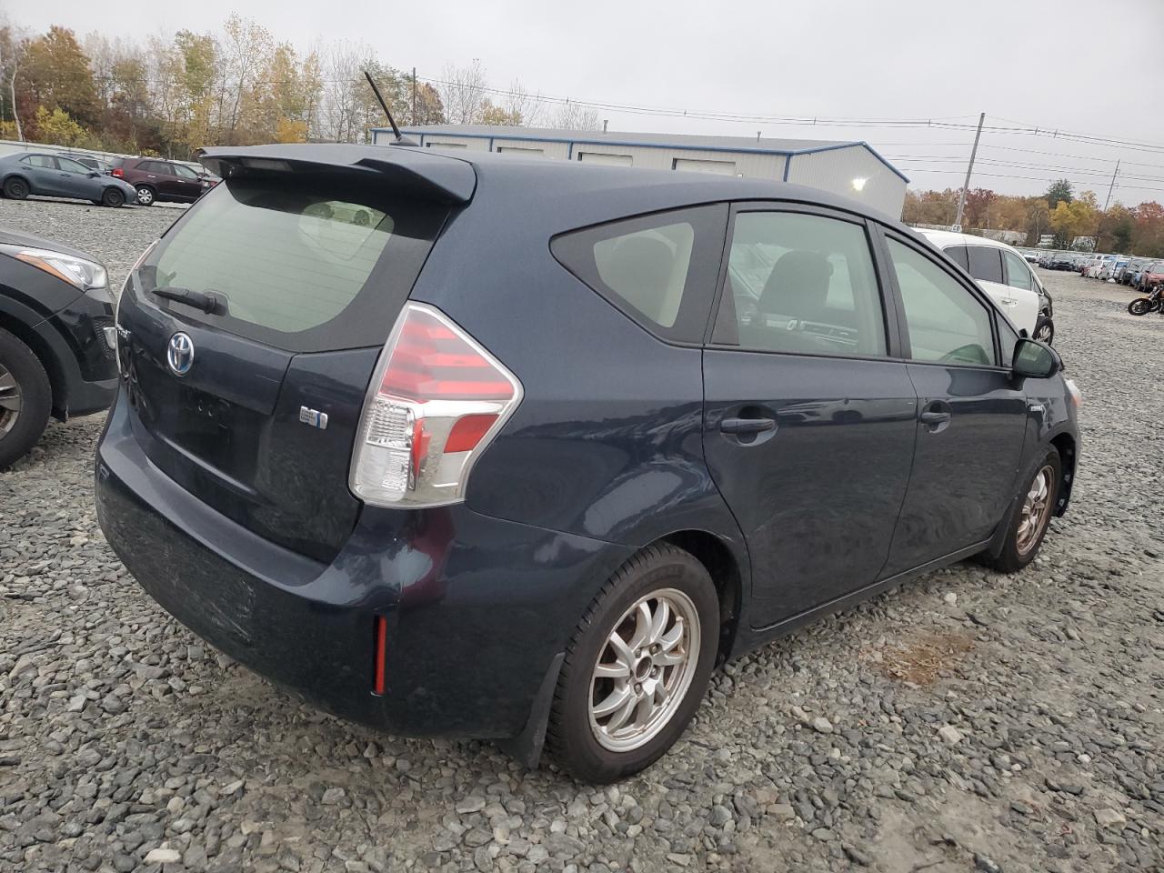 TOYOTA PRIUS V