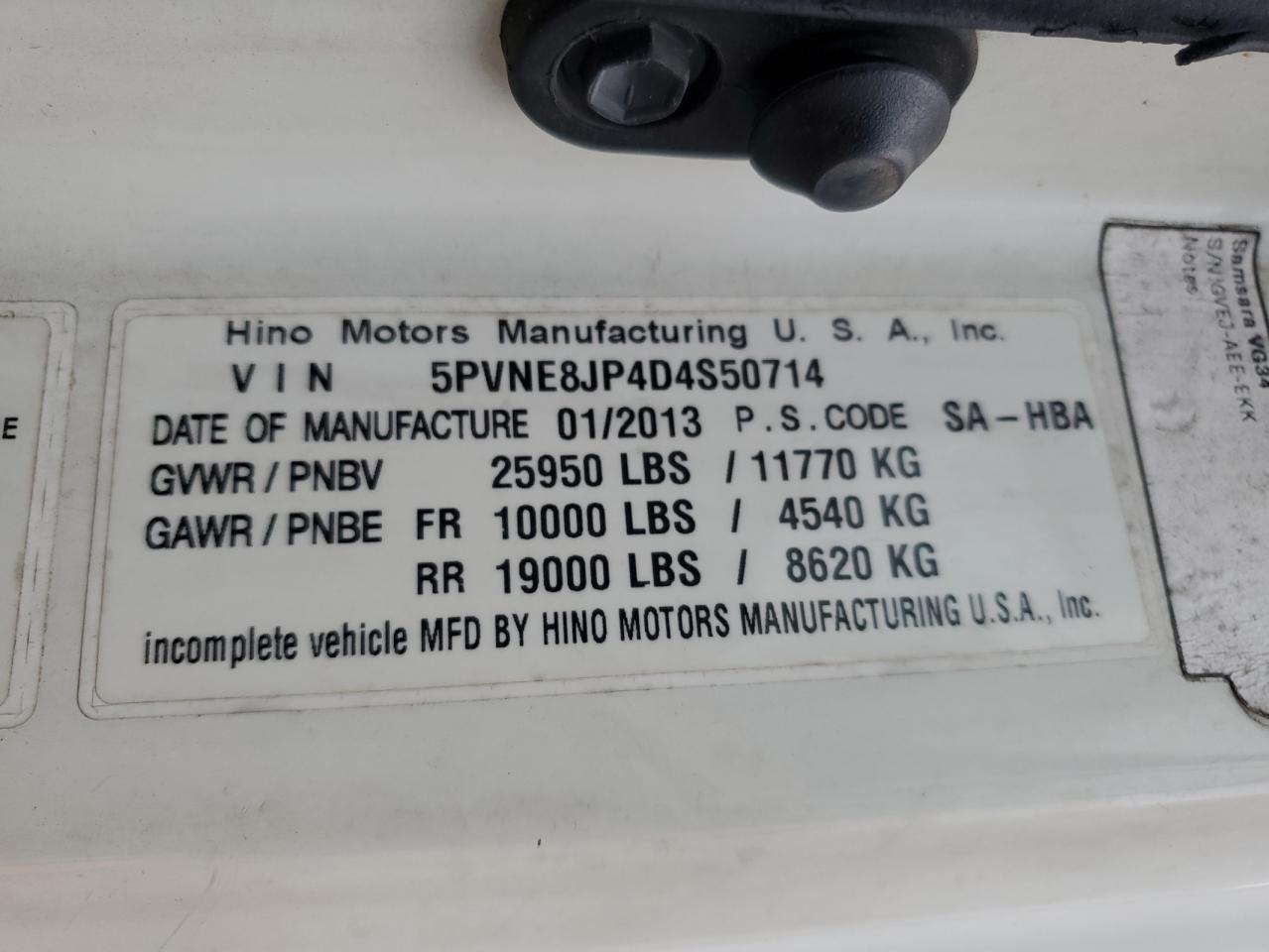 Lot #3276461662 2013 HINO 268