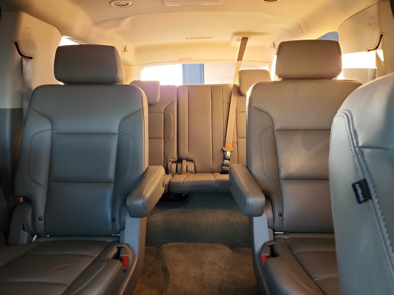 CHEVROLET SUBURBAN C1500 LT