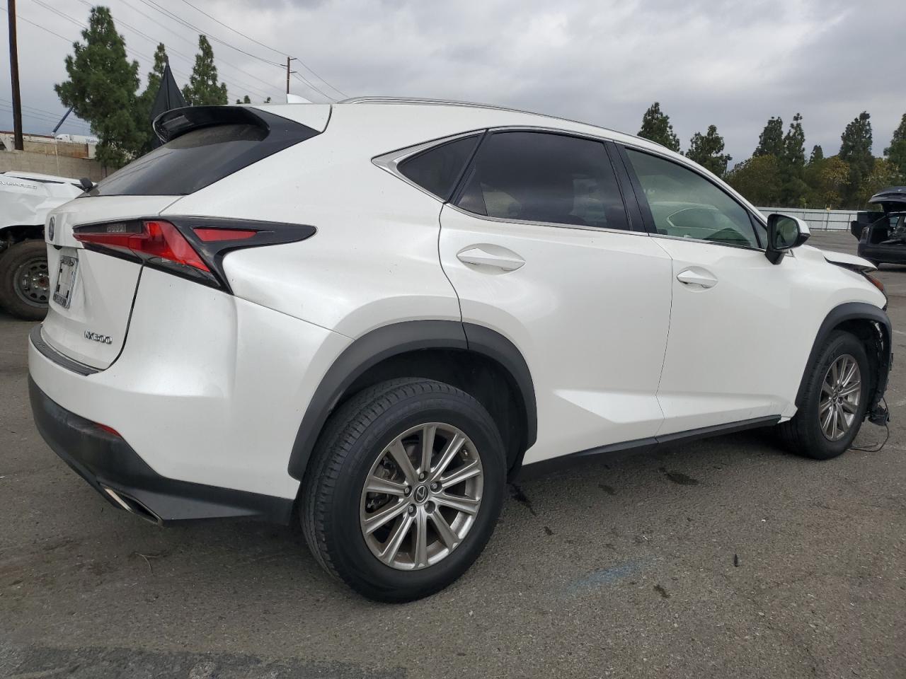 LEXUS NX 300 BASE