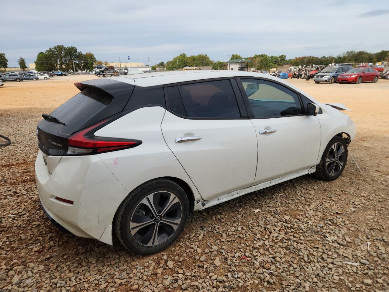 NISSAN LEAF SV