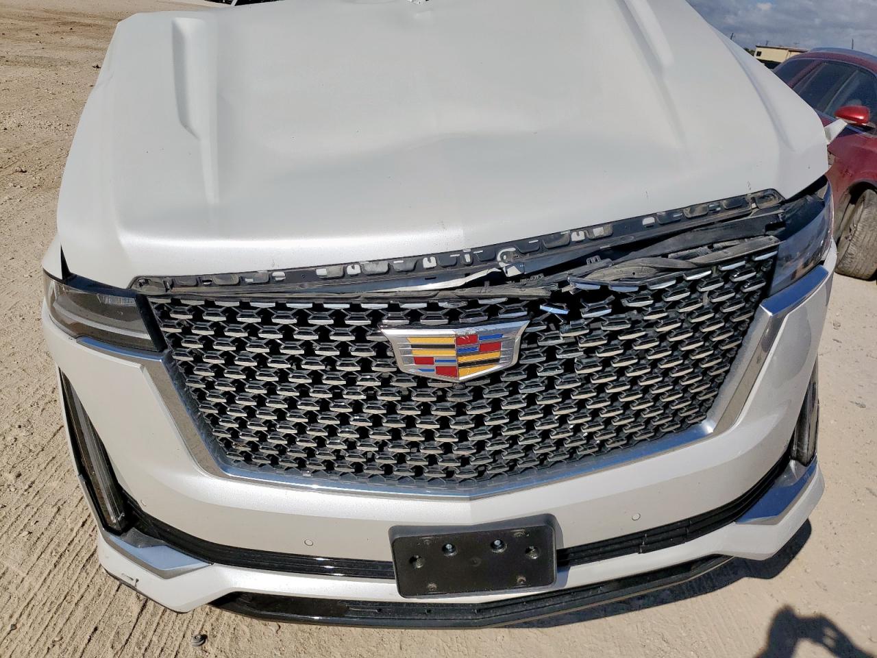 CADILLAC ESCALADE PREMIUM LUXURY