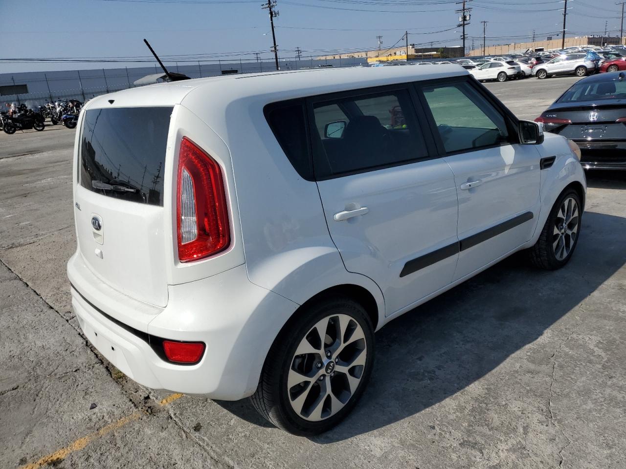 KIA SOUL +