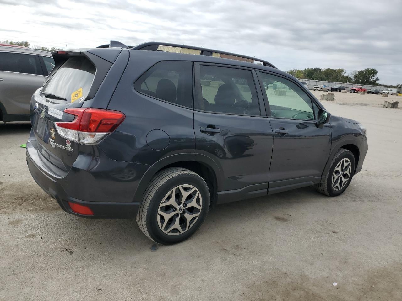 SUBARU FORESTER PREMIUM