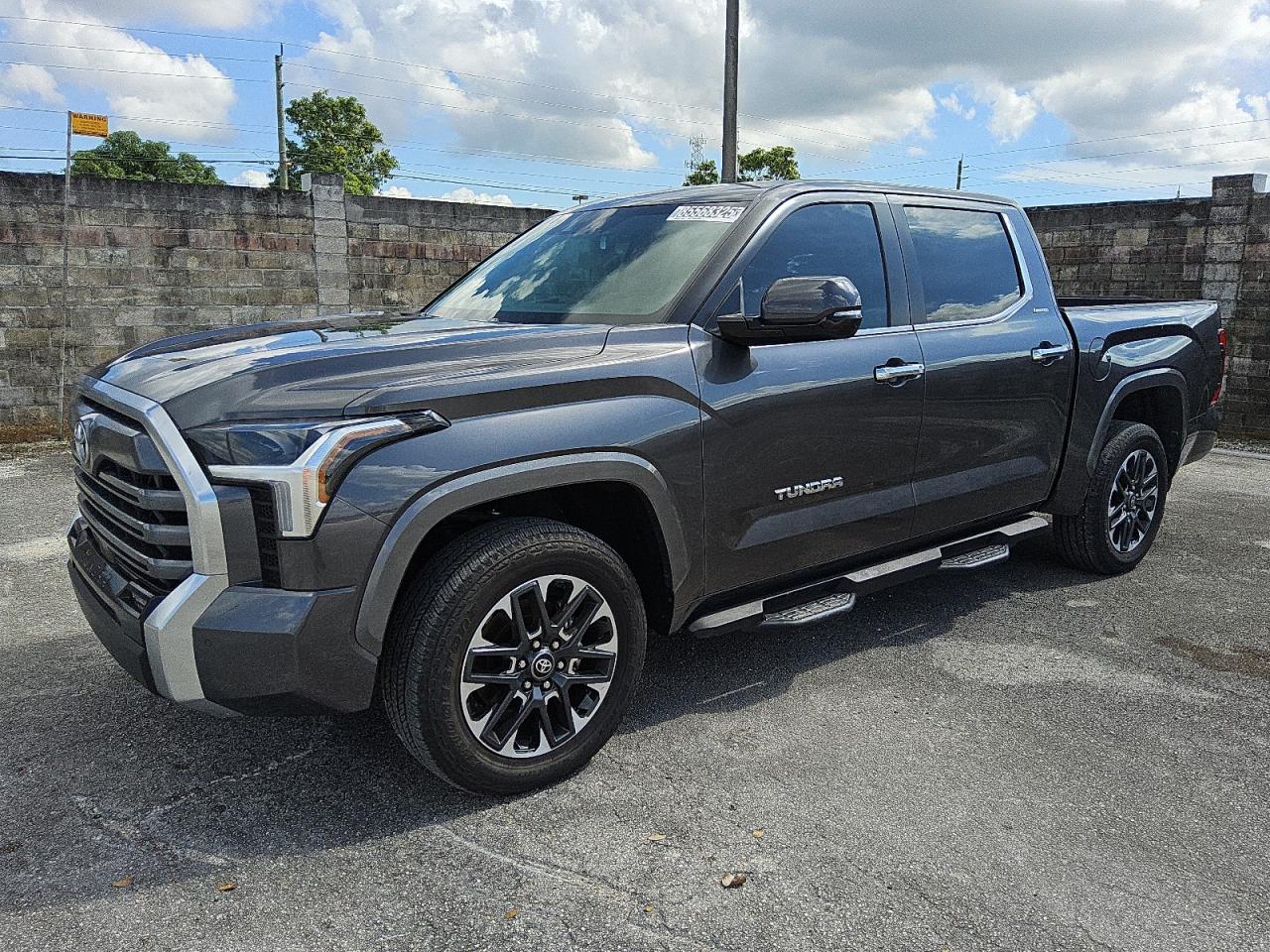 TOYOTA TUNDRA CREWMAX LIMITED