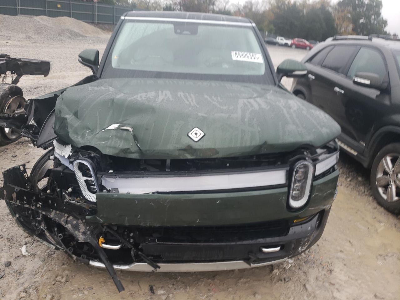 RIVIAN R1S ADVENTURE