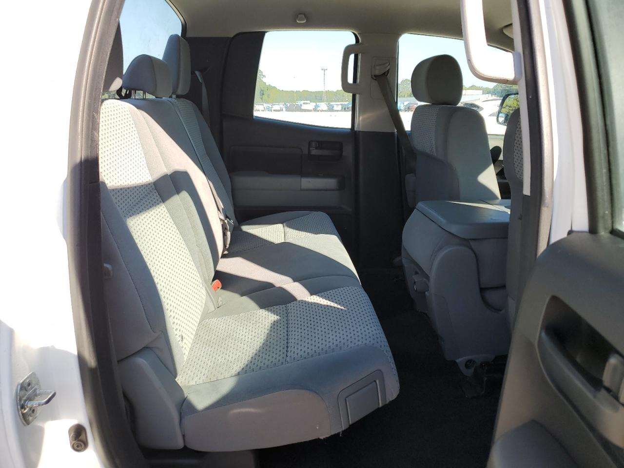 TOYOTA TUNDRA DOUBLE CAB SR5