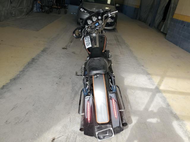 2010 HARLEY-DAVIDSON FLHX #3276380670