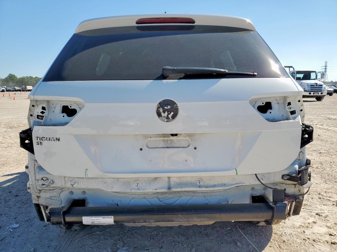 VOLKSWAGEN TIGUAN SE