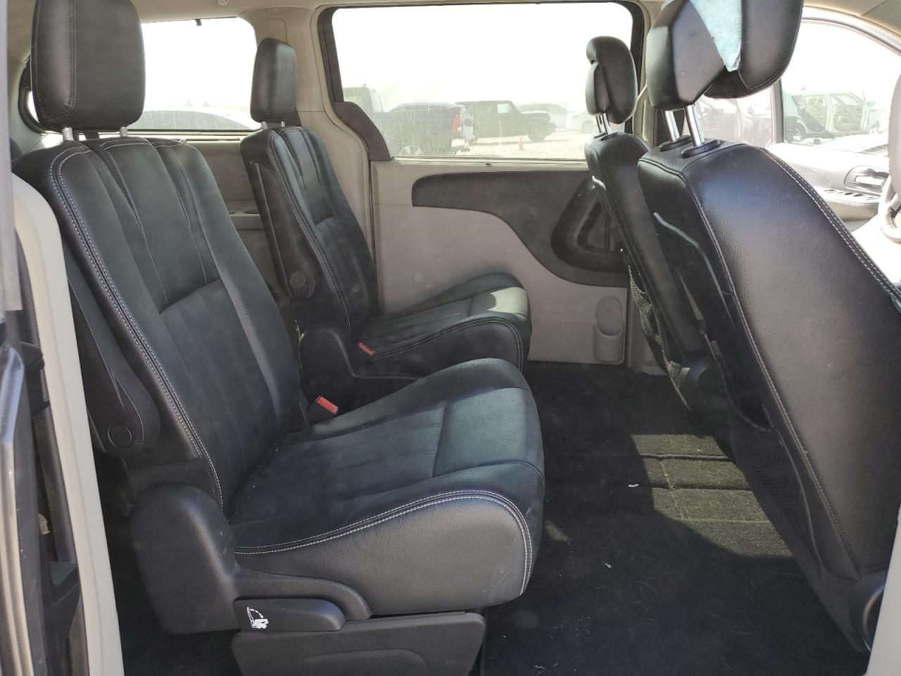 Lot #3317690067 2015 CHRYSLER TOWN & COU