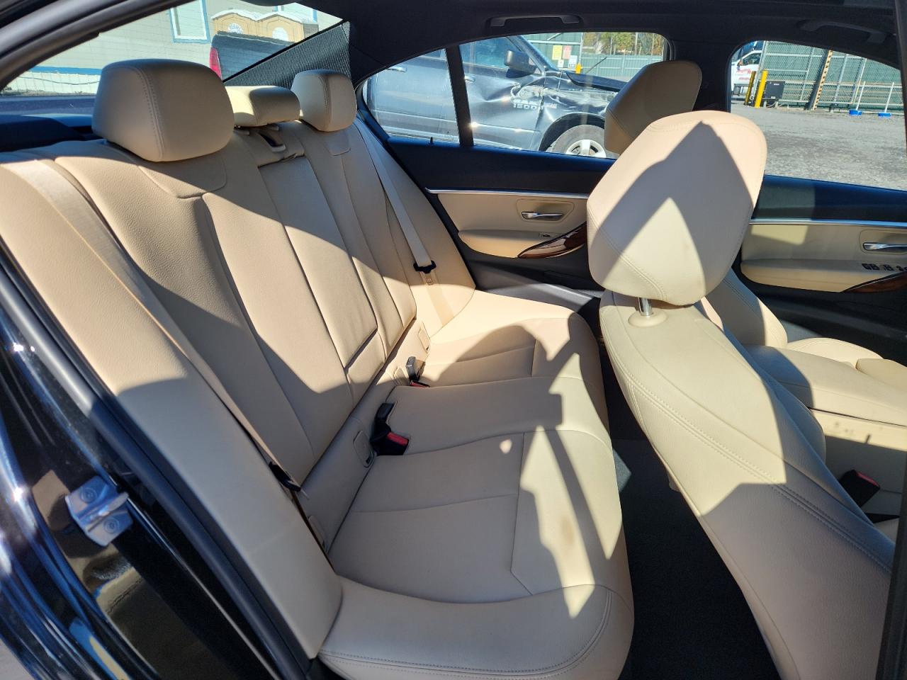 Lot #3301969420 2018 BMW 330 XI