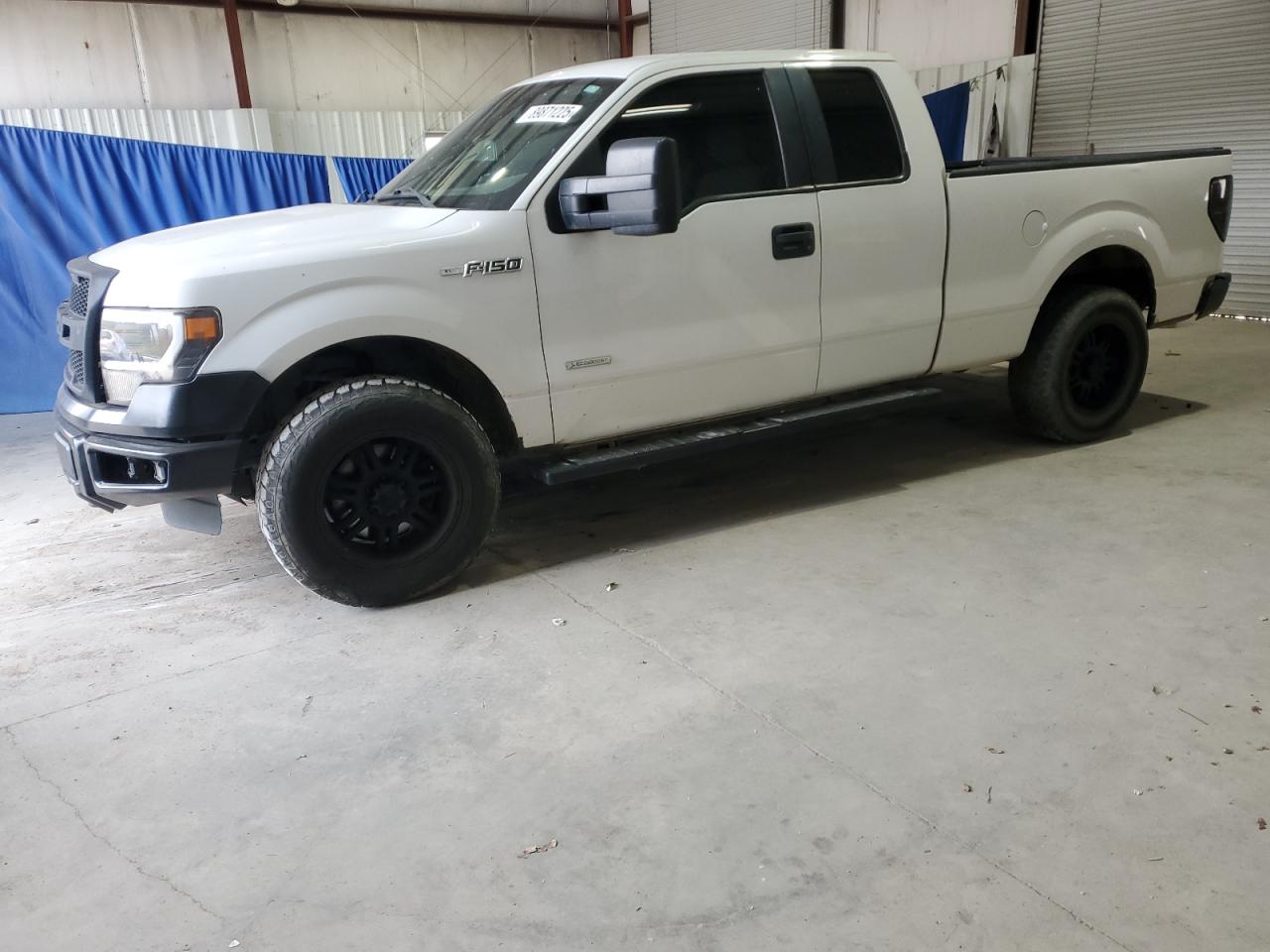 FORD F-150 SUPER CAB