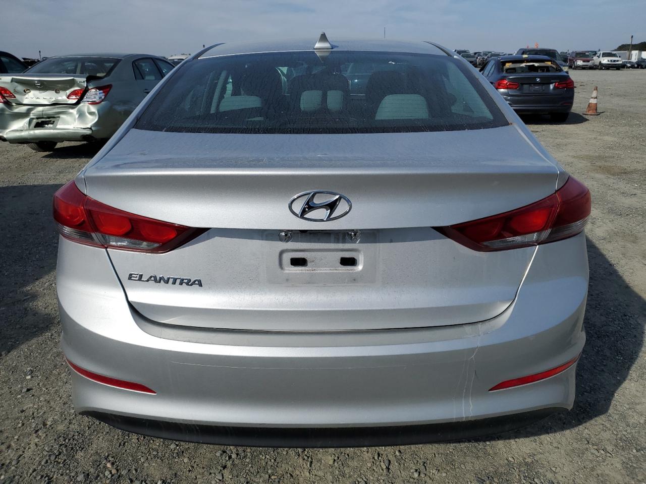 Lot #3318129369 2018 HYUNDAI ELANTRA SE