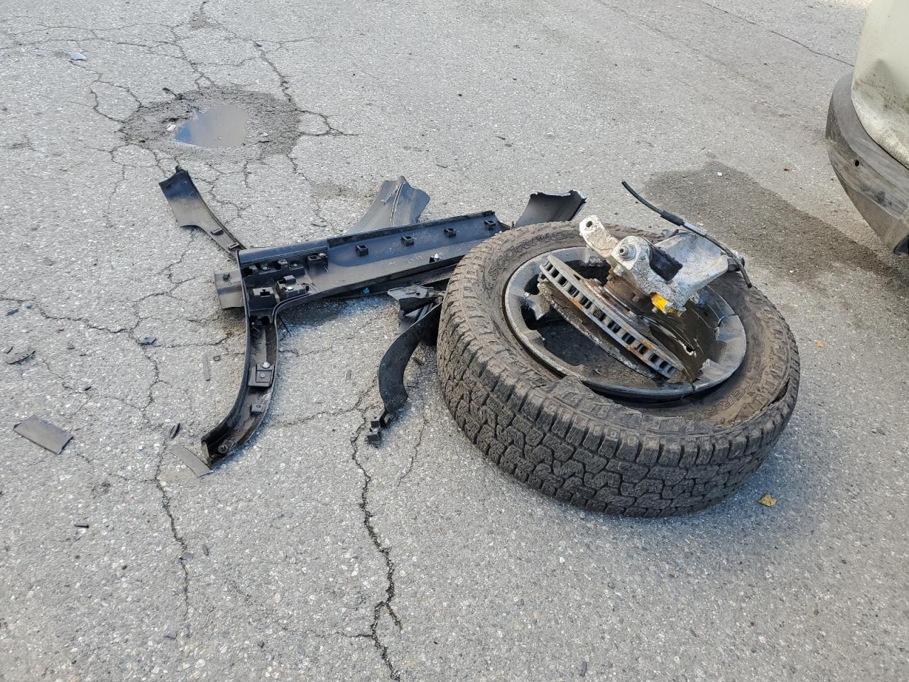 RIVIAN R1S ADVENTURE