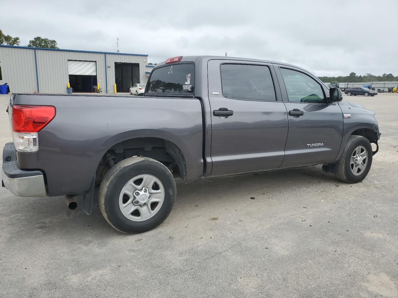 TOYOTA TUNDRA CREWMAX SR5