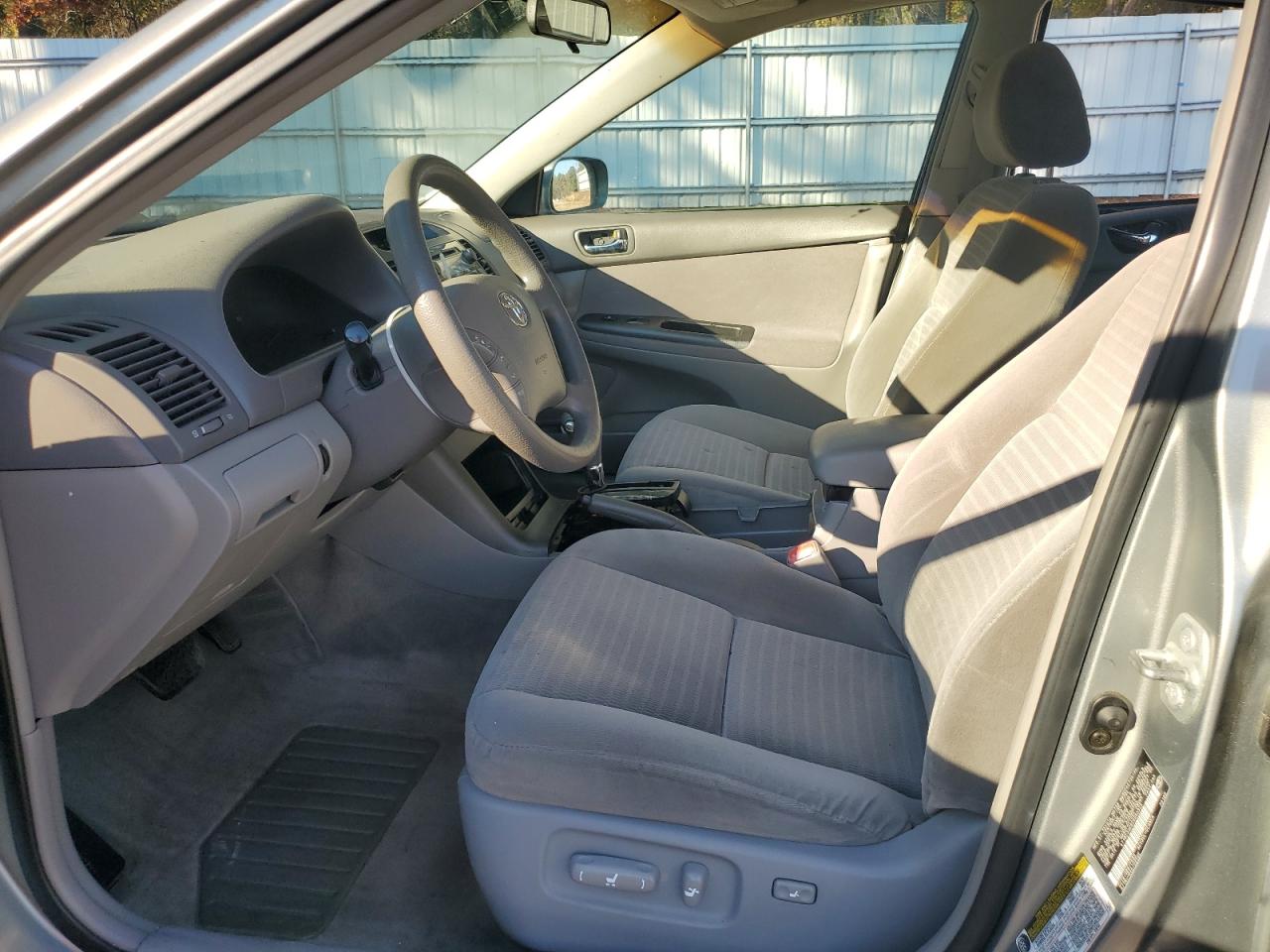 Lot #3279473401 2005 TOYOTA CAMRY LE