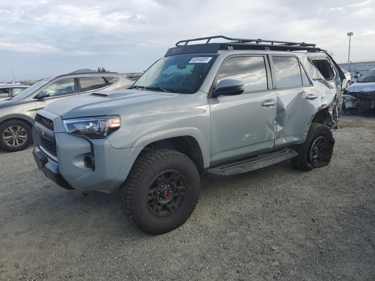 TOYOTA 4RUNNER SR5/SR5 PREMIUM