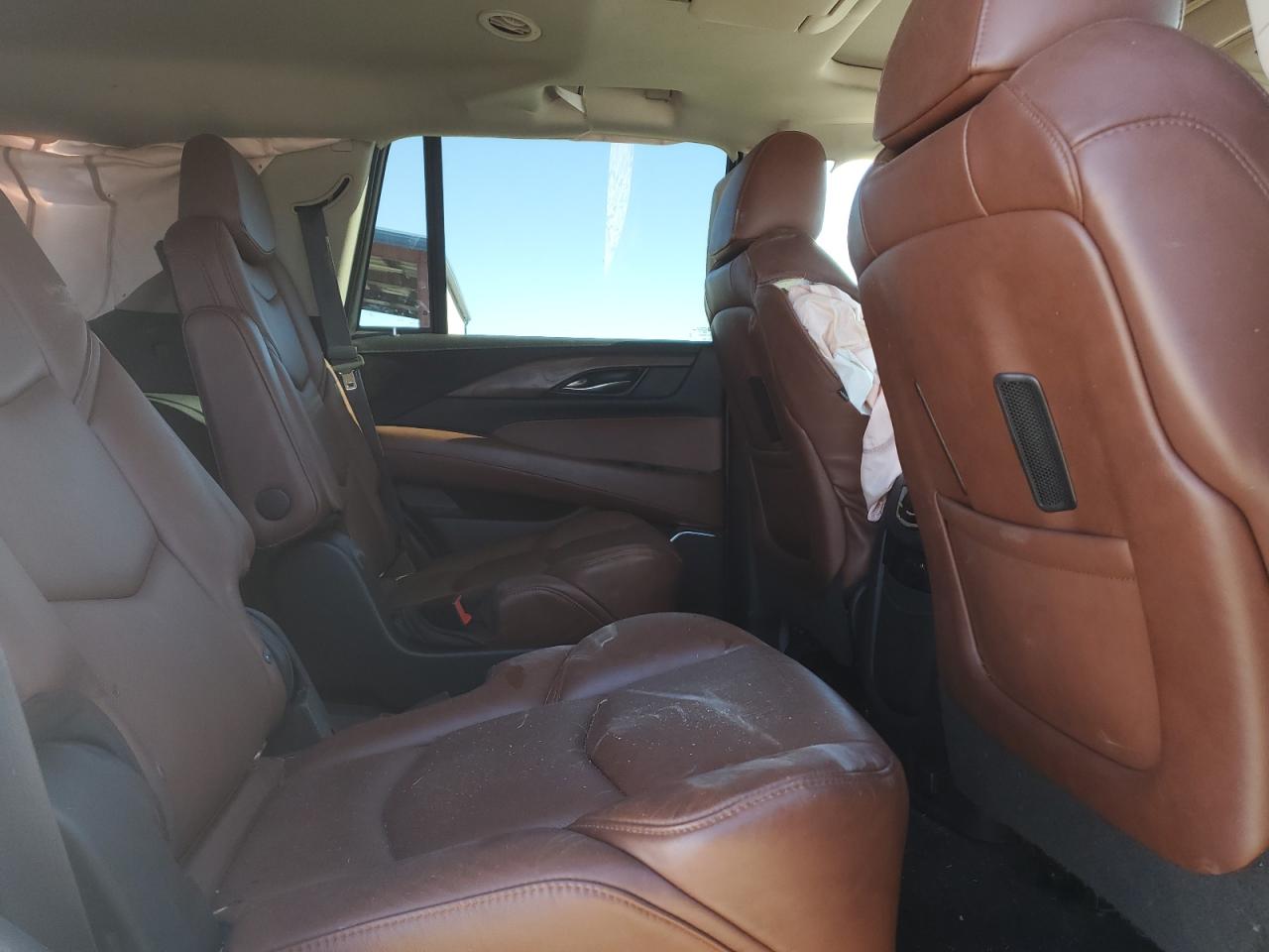 CADILLAC ESCALADE LUXURY