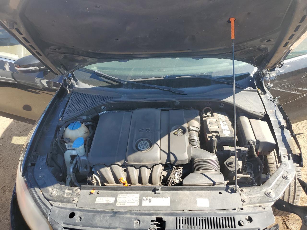 VOLKSWAGEN PASSAT SE