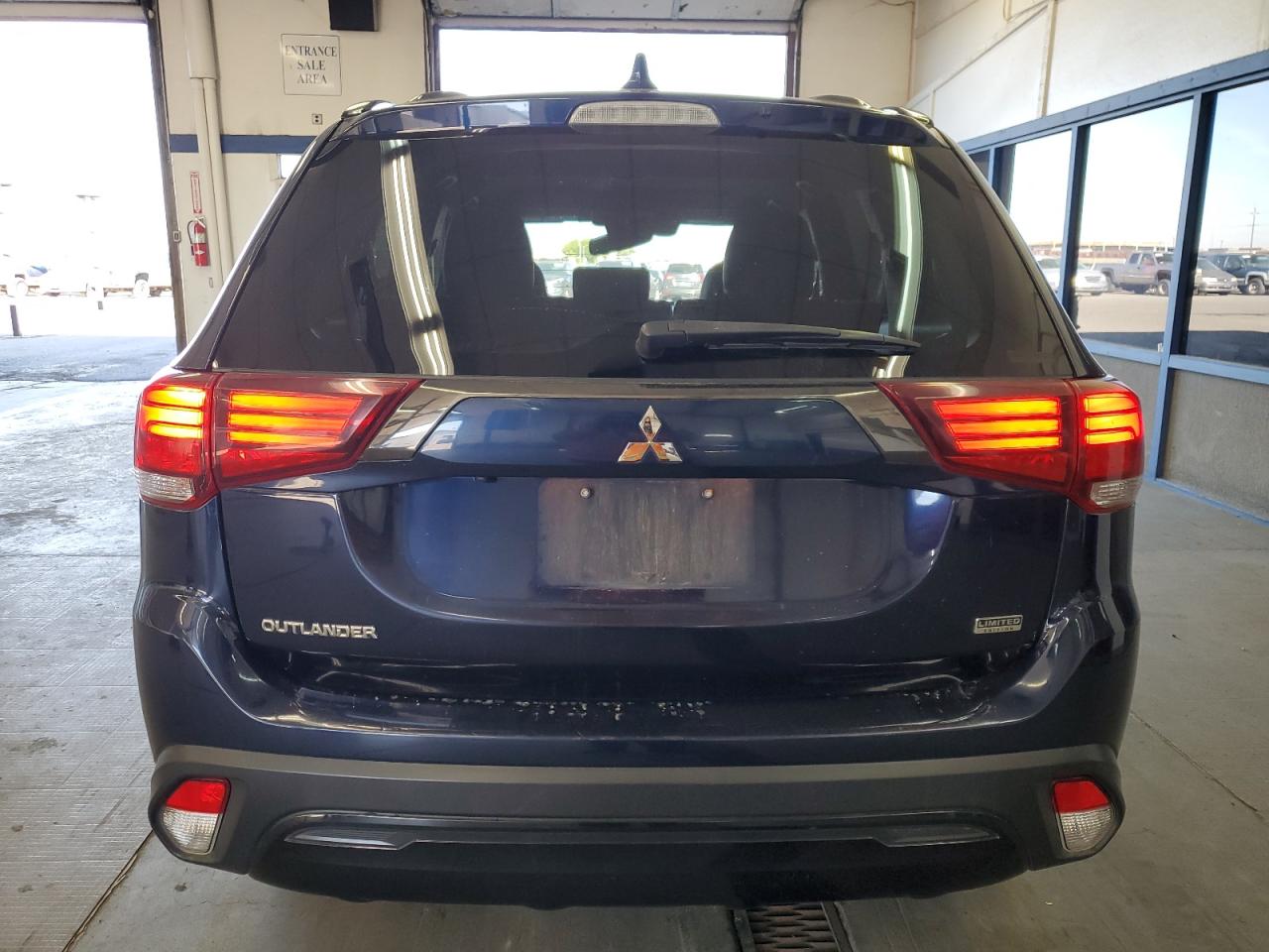 MITSUBISHI OUTLANDER SE