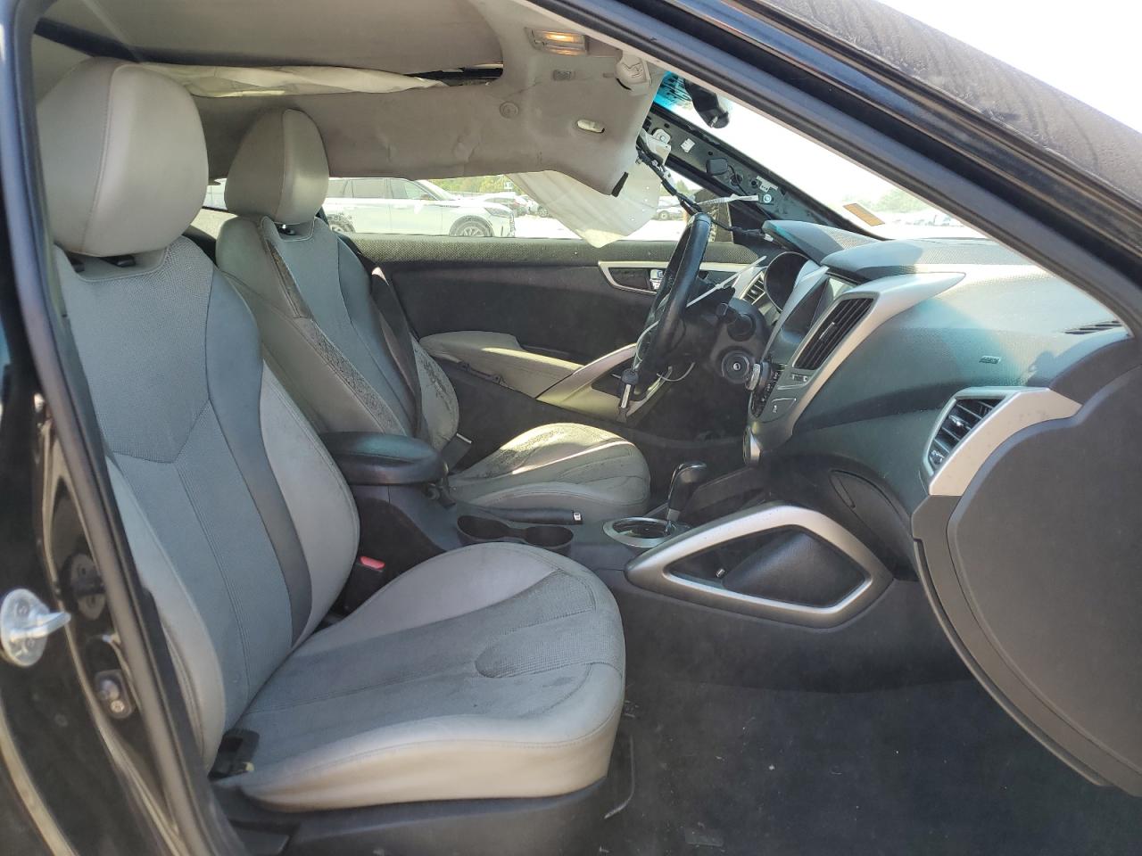 Lot #3297138495 2012 HYUNDAI VELOSTER