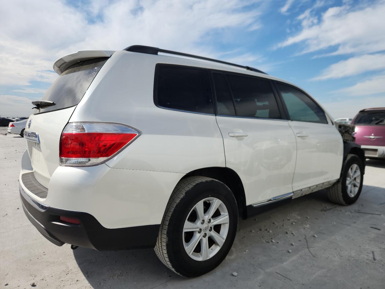 TOYOTA HIGHLANDER BASE