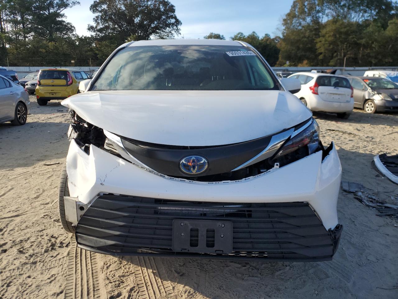 Lot #3301815336 2024 TOYOTA SIENNA LE