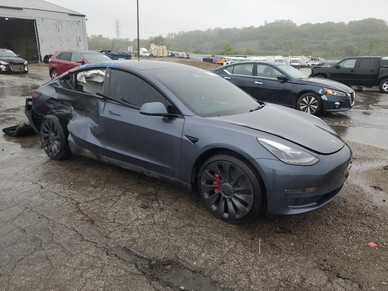 TESLA MODEL 3