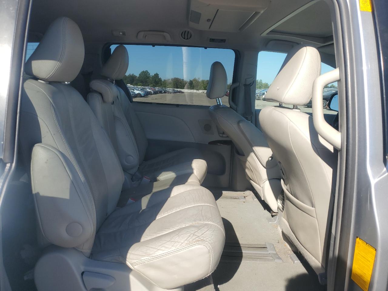 Lot #3315834357 2011 TOYOTA SIENNA XLE