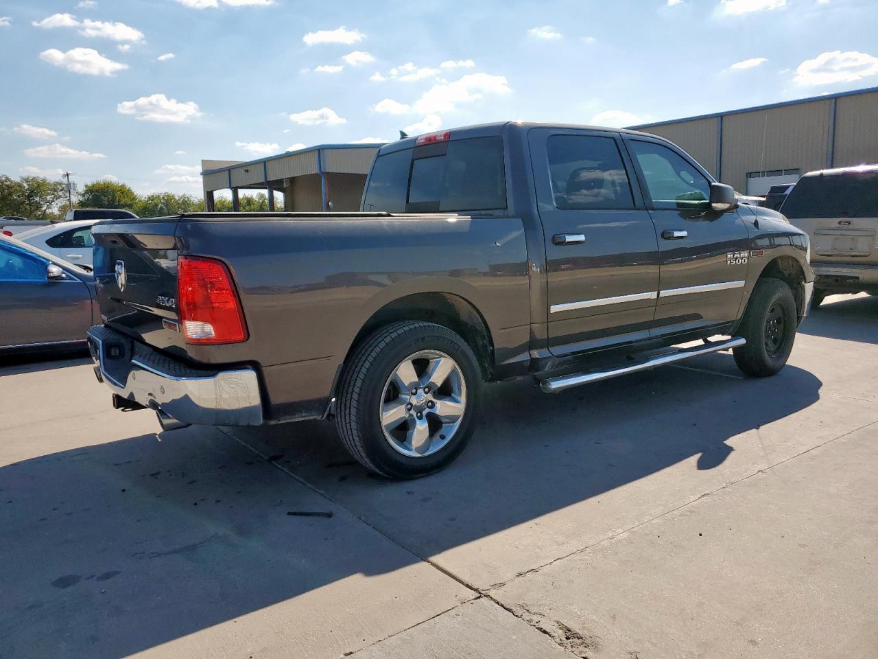 RAM 1500 SLT
