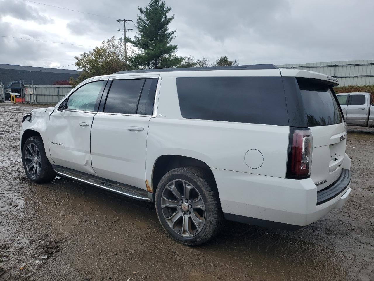 GMC YUKON K1500 SLE