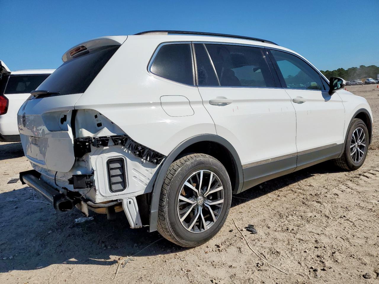 VOLKSWAGEN TIGUAN SE